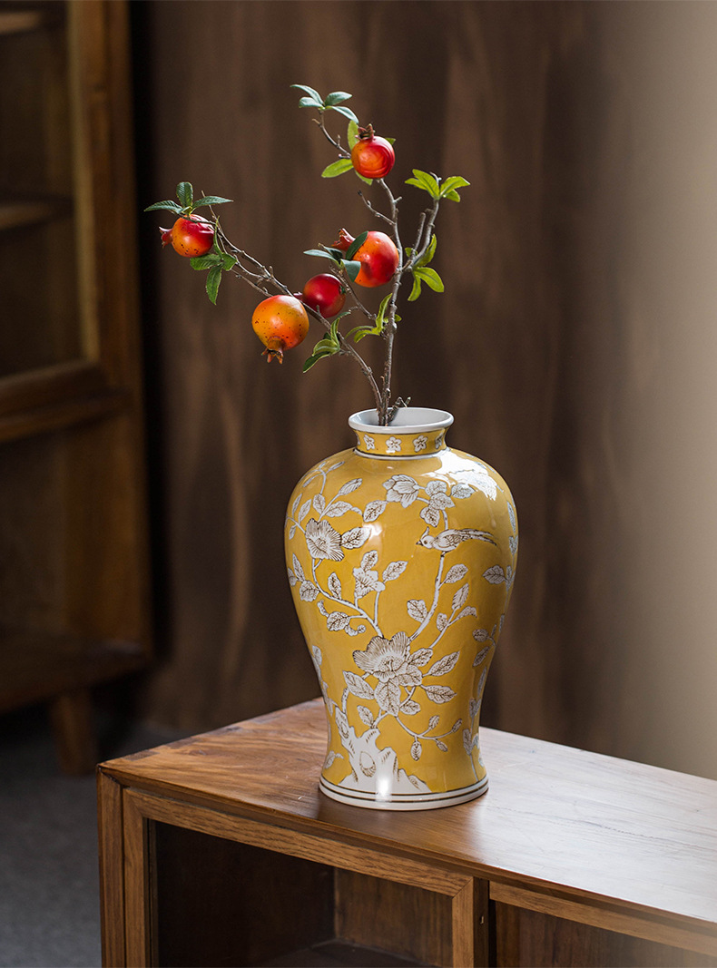 Yellow vintage vase, new Chinese-style hand-painted ceramic flower vase, American-style ceramic decoration, retro entrance hall porcelain, with a sense of luxury pic 11