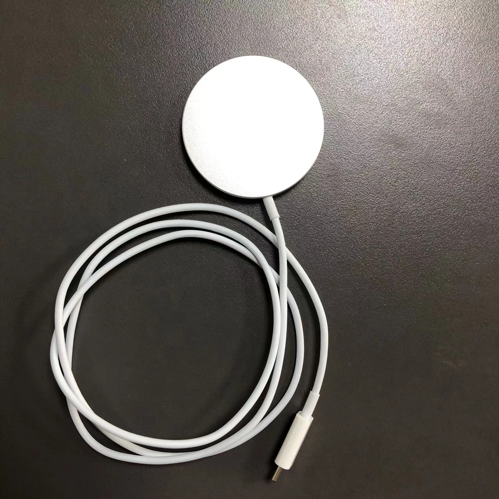 适用iphone12/13/14苹果手机magsafe磁吸无线充电器15W磁吸无线充详情9