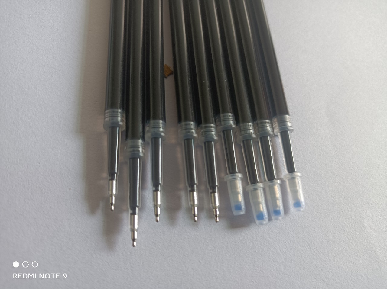 st按动中性笔刷题笔跳动中性笔st中性笔芯办公学习用笔批发详情5