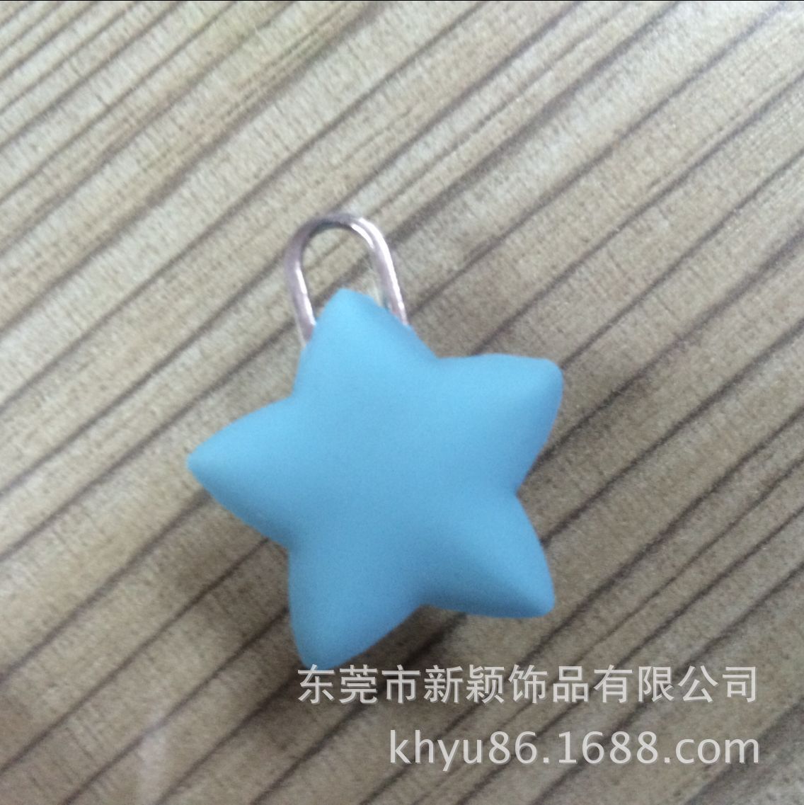 工厂优惠供应PVC软胶拉牌滴胶logo硅胶拉片 鞋帽服饰箱包拉头拉尾详情21