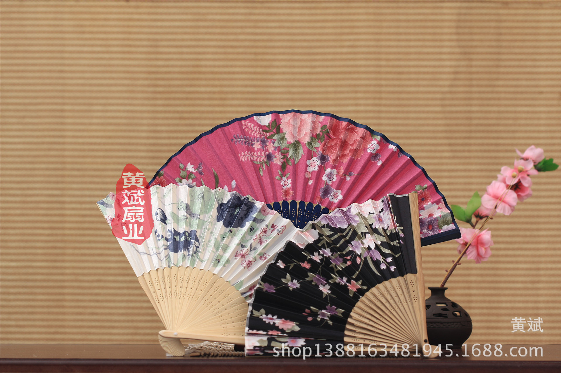 厂家直销 竹骨中国风工艺品女扇 复古绸布扇 日式和风折扇 批发详情19