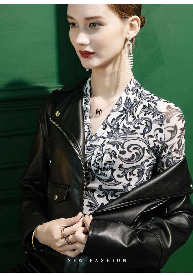 夏季V领烫金网纱T恤女五分袖修身淑女印花2022早秋新款中袖打底衫详情8