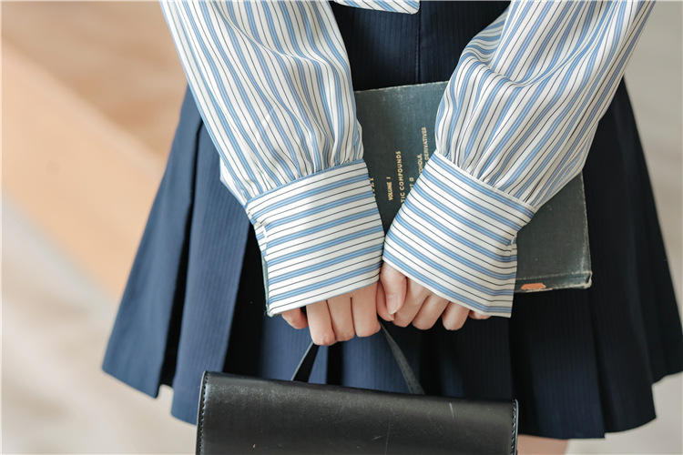 2024秋季新款韩版蓝色条纹通勤衬衣女长袖系带蝴蝶结宽松衬衫上衣详情15