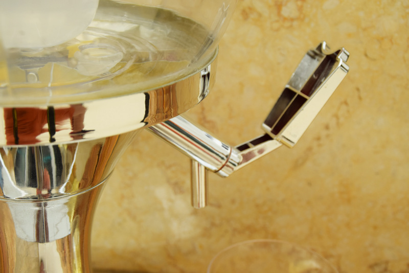 Creative BBA-20 wine dispenser + Large Round Beverage Dispenser Outdoor Drinking Beverage machine pic 5