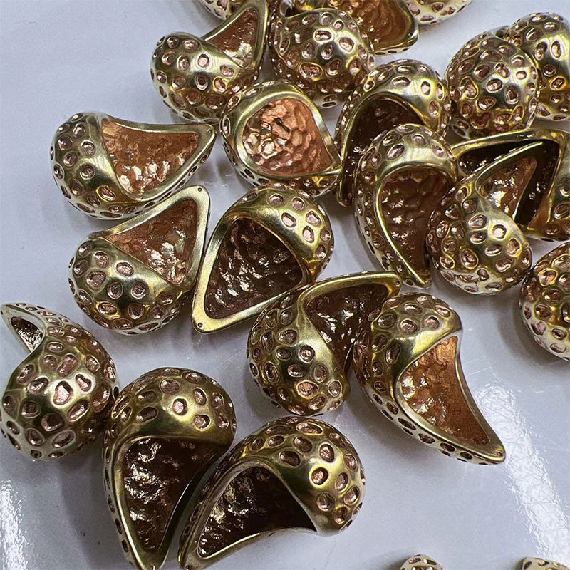 Teardrop-shaped trendy stud earrings for women, imitating shell teardrop-shaped ins, simple and versatile, light luxury and high-end earrings accessories pic 3
