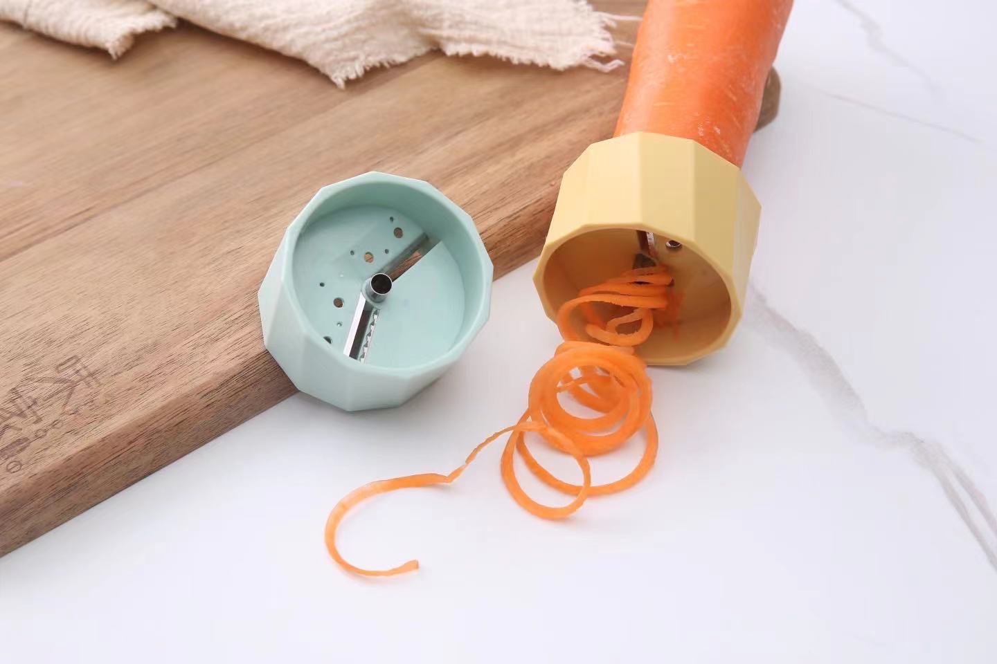 Two-in-one grater, cucumber and carrot grater, and vegetable cutter pic 8