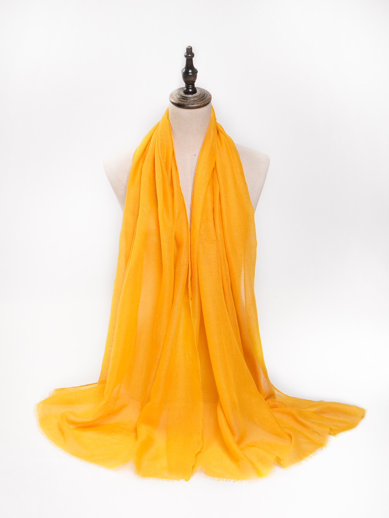 一件代发 春夏跨境新款单色彩色巴厘纱防晒围巾 时尚纯色披肩丝巾详情13