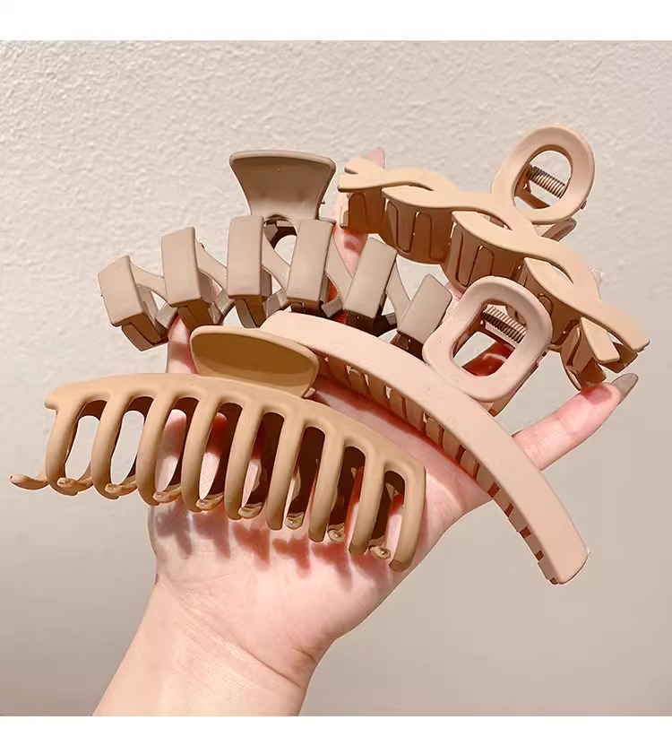 French elegant headwear for autumn and winter, including plush updo hair clips, large shark clips, hair clips and high-end hairpins wholesale pic 44