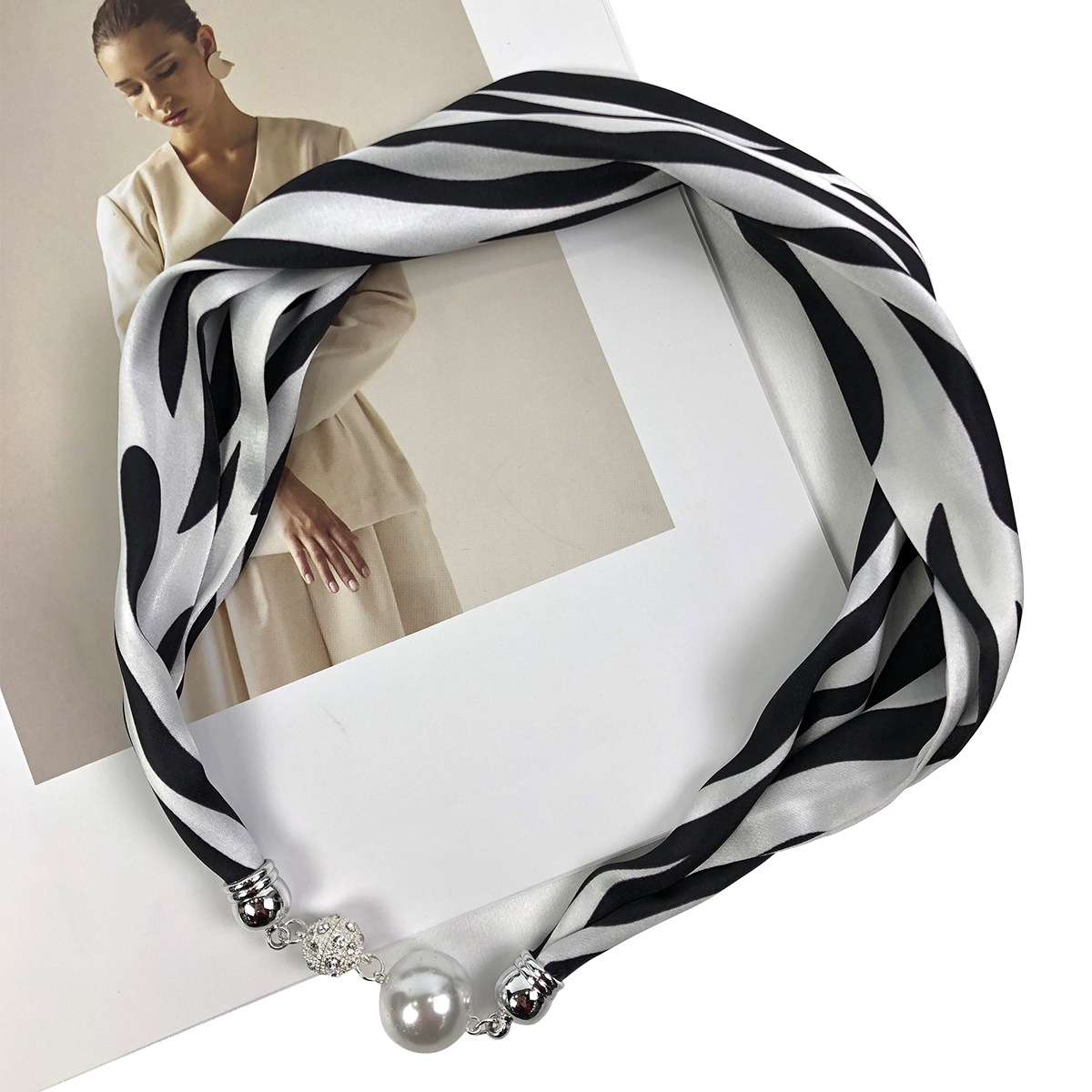 One-piece consignment cross-border exclusive summer fashionable and versatile silk pearl necklaces, silk scarves, buckles and scarves factory wholesale pic 20