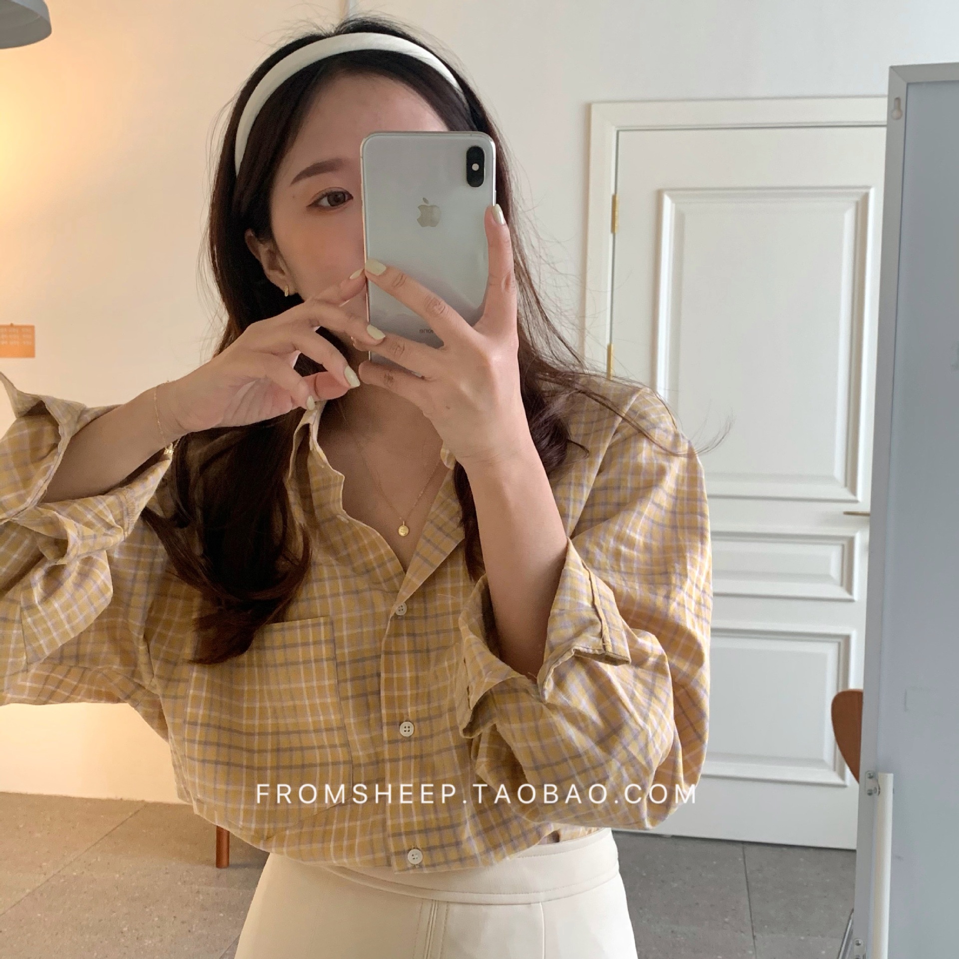 Korean-style hairbands for women in 2025 are trendy and versatile for going out. The headband is simple and elegant, and the hairpin is a popular online hair accessory with wide edges and a sweet look pic 20