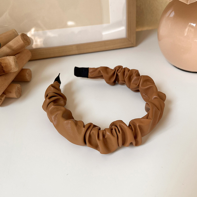 Retro leather pleated headband ~ Height-increasing PU leather Korean autumn and winter new headband, fashionable and simple, for women to slim their hair pic 11