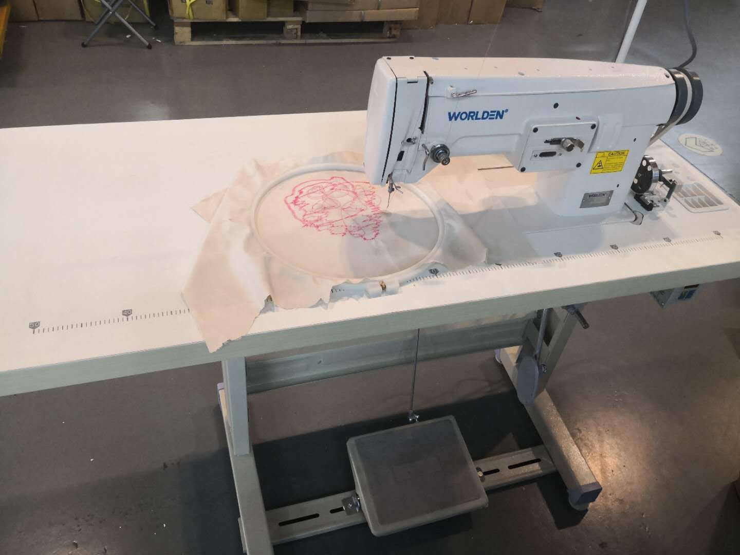 Herb-shaped sewing and embroidery machine LZ-271 hand-pushed embroidery sewing machine Embroidery and make-up embroidery machine pic 3