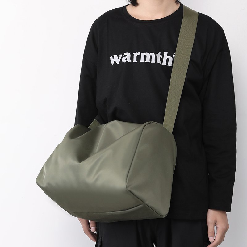 磁吸扣胸包男士斜挎包多功能时尚单肩包2024新款高级感轻便腰包详情4