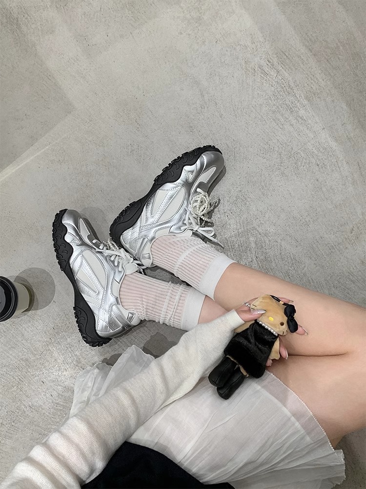 苏茵茵月牙底运动鞋蕾丝珍珠鸳鸯带厚底休闲鞋女德训鞋女小白鞋详情4