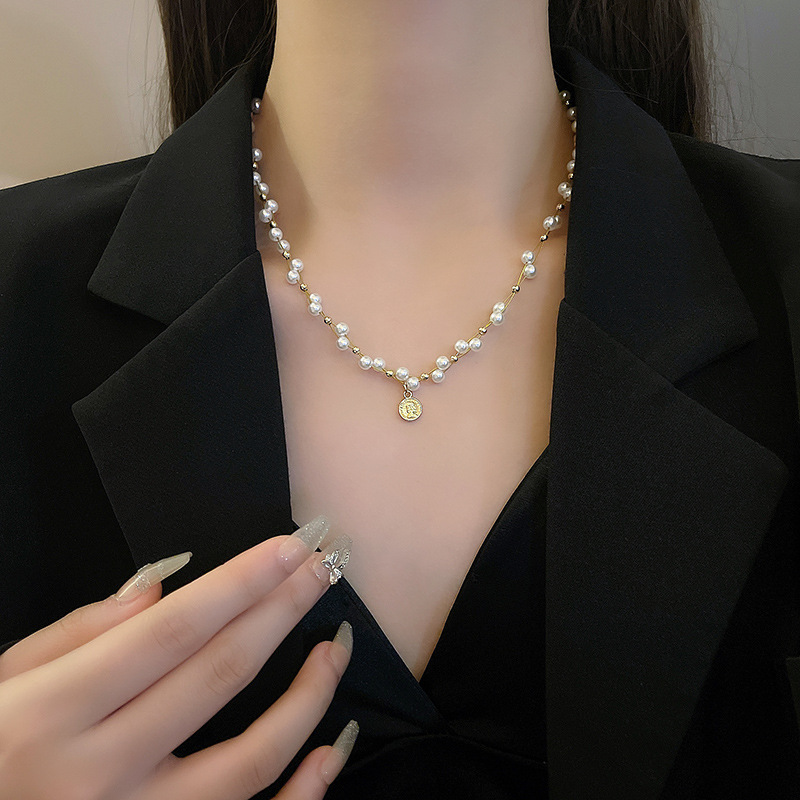 French retro high-end pearl necklace with a unique feminine charm, simple and elegant sweater chain, gentle and fairy-like accessory pic 34