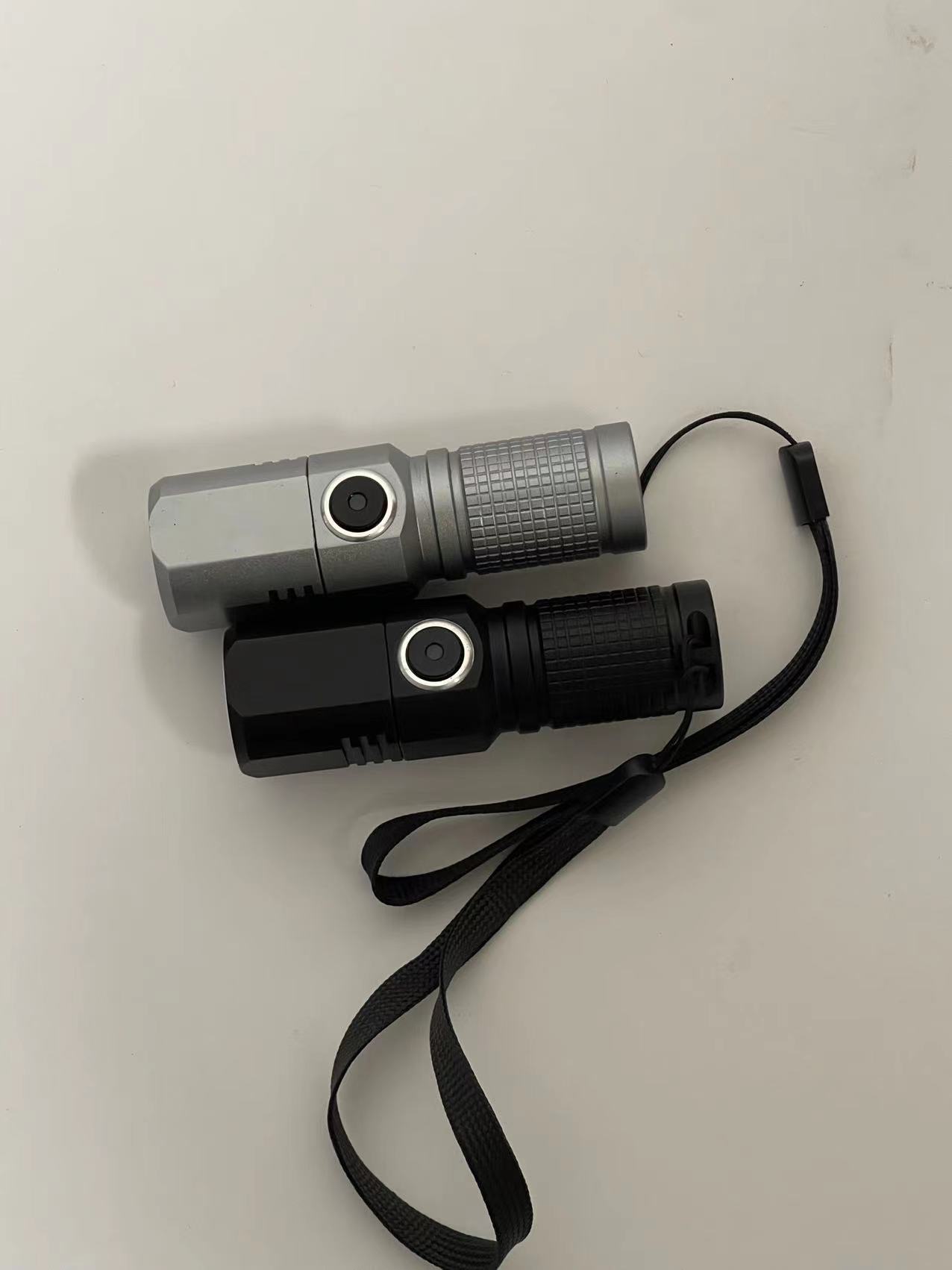 Wholesale of cross-border outdoor mini high-intensity flashlights, led rechargeable flashlights, high-intensity flashlights, hand-held flashlights pic 2
