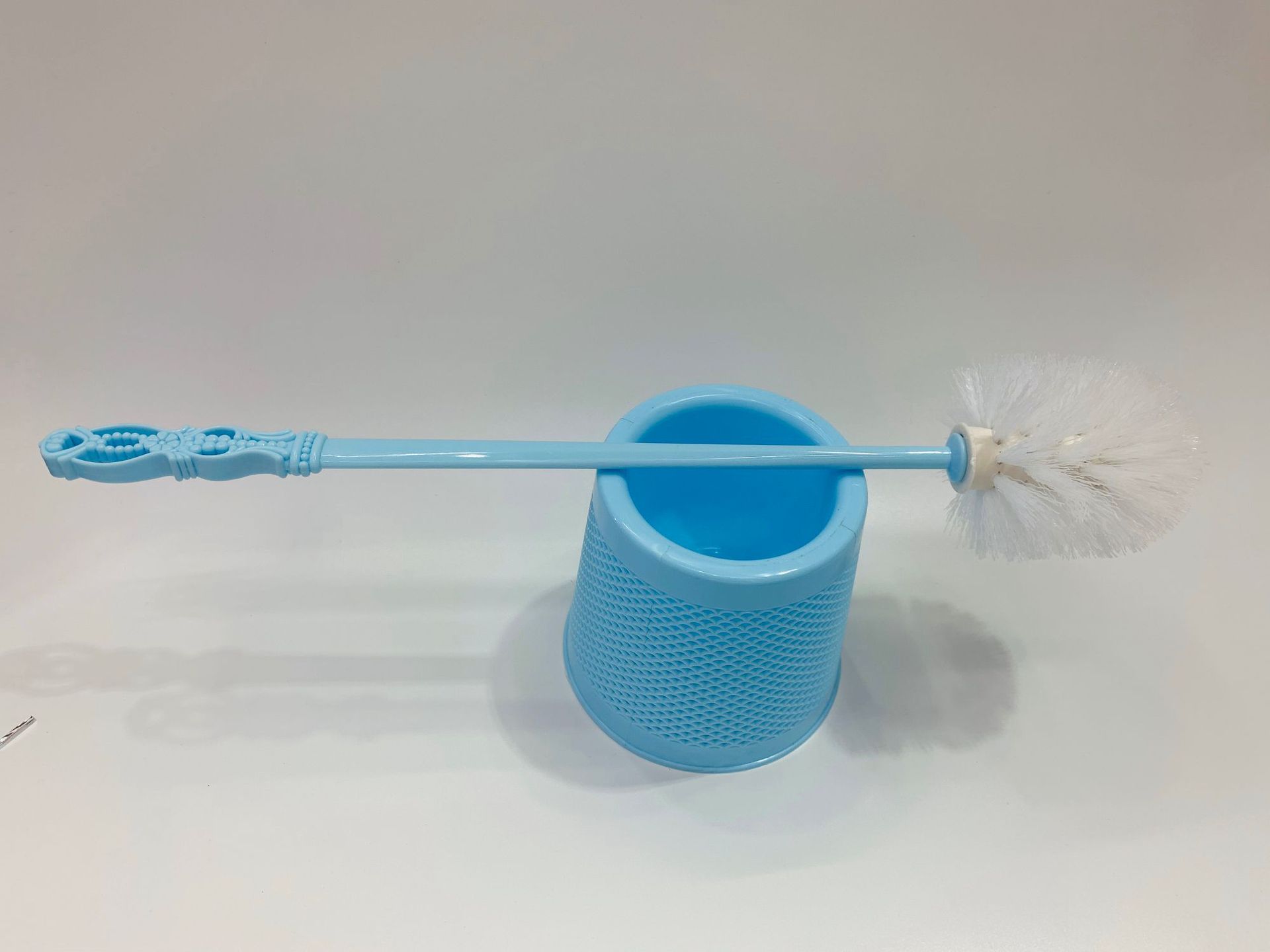 Wholesale of new plastic toilet cleaning brushes from the manufacturer, creative and simple household bathroom cleaning tools pic 3