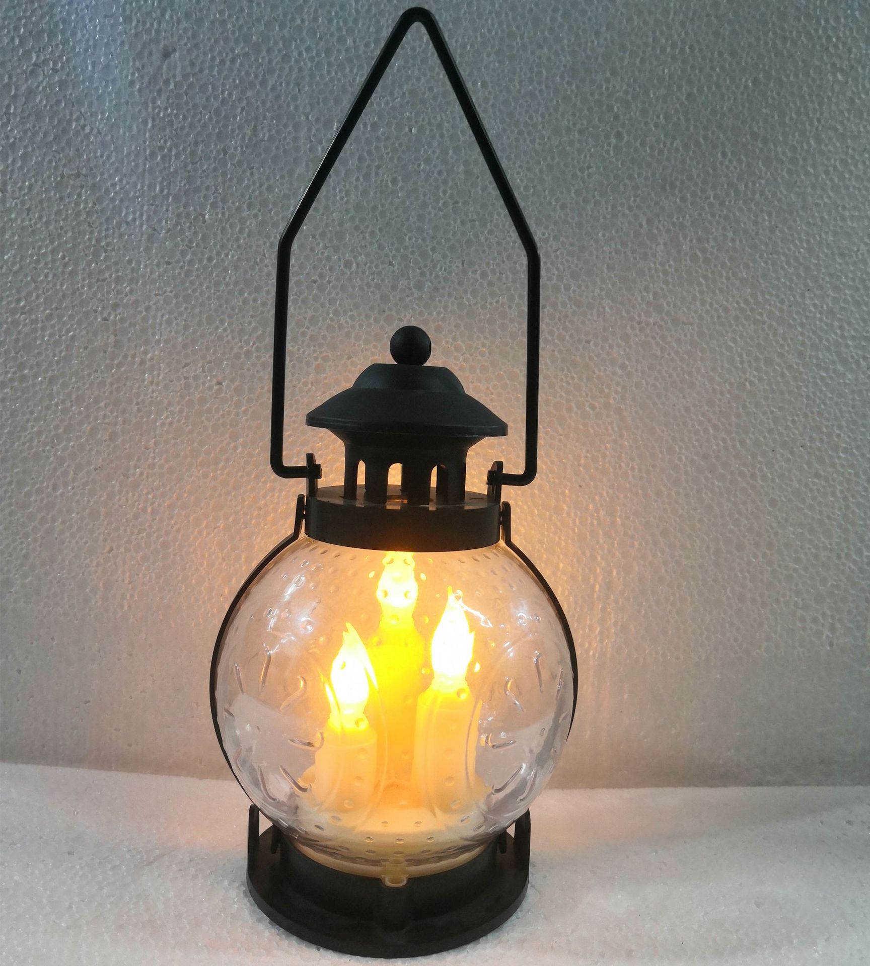 Retro plastic wind lamps, candle lamps, horse lanterns, hand-held lamps, European and Middle Eastern decorative handicrafts and ornaments pic 1