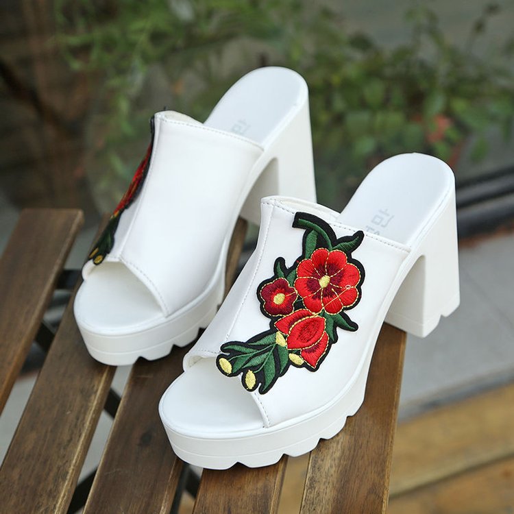 2024夏季新款高跟露趾女拖鞋轻便粗跟鱼嘴外穿女凉拖个性水台女鞋详情5