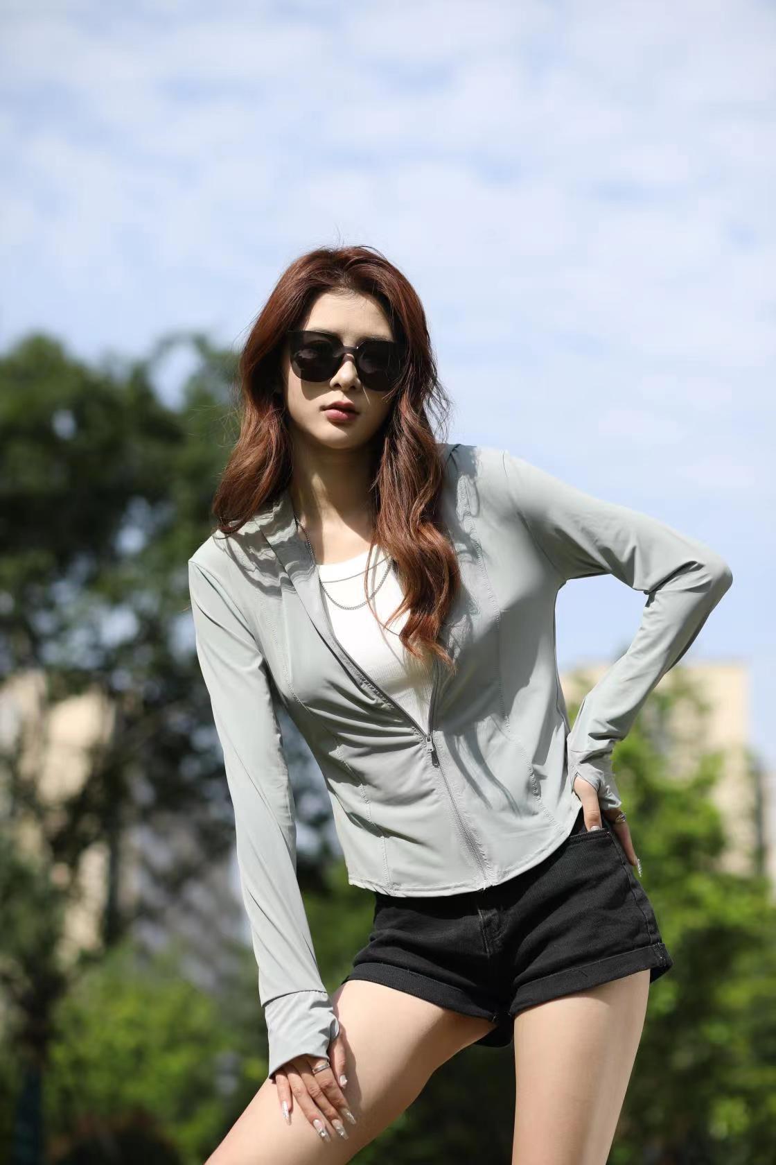 The same style of black rubber cap brim patchwork color-blocking Xiaoye Kazuko sun-protective clothing, yoga slimming little rabbit sun-protective clothing for women pic 1
