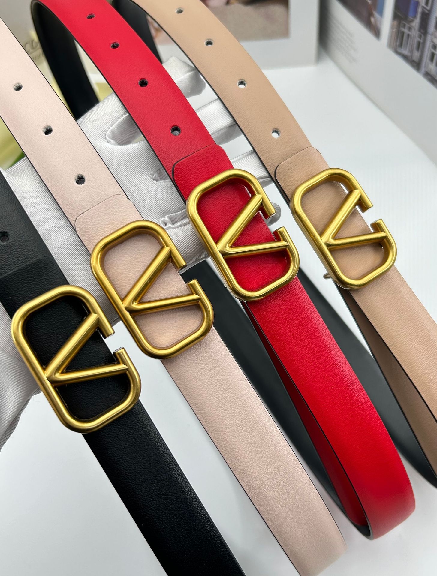 女士真皮细腰带小V字母扣打孔皮带装饰搭配连衣服韩版百搭裤袋详情1