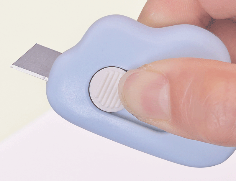 Factory wholesale of portable mini utility knives, small express unboxing wallpaper knives, student planner tools and small knives pic 6