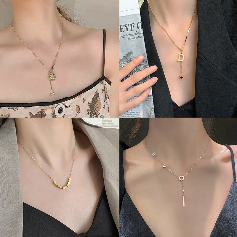 Titanio acero collar mujer inglés número mariposa pequeña cintura bruta clavícula gargantilla influencers en vivo el mismo estilo no se pierde color accesorios marea pic 18