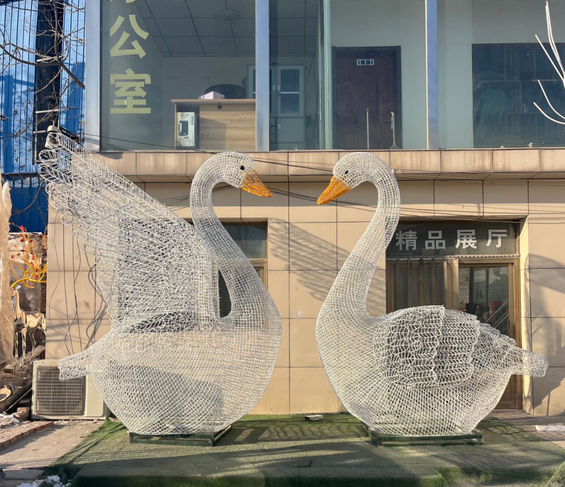 不锈钢雕塑镜面花纹动物编制镂空天鹅户外景观不锈钢雕塑定 制详情15