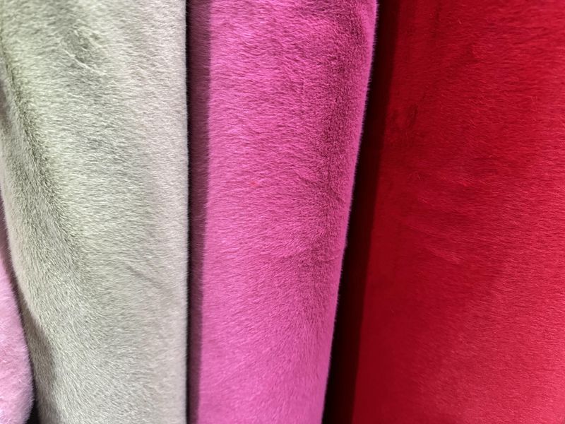 Artificial fur, jade fox velvet fabric, toy neck, ear cups, decorative Christmas tree skirt, plush mink fabric in stock pic 9