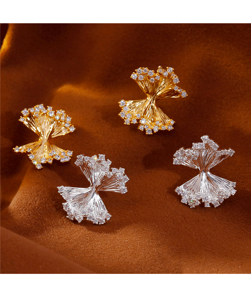 Hyacinth exaggerated design sense zircon pleated bow stud earrings, niche style, light luxury and high-end feel, versatile daily earrings pic 6