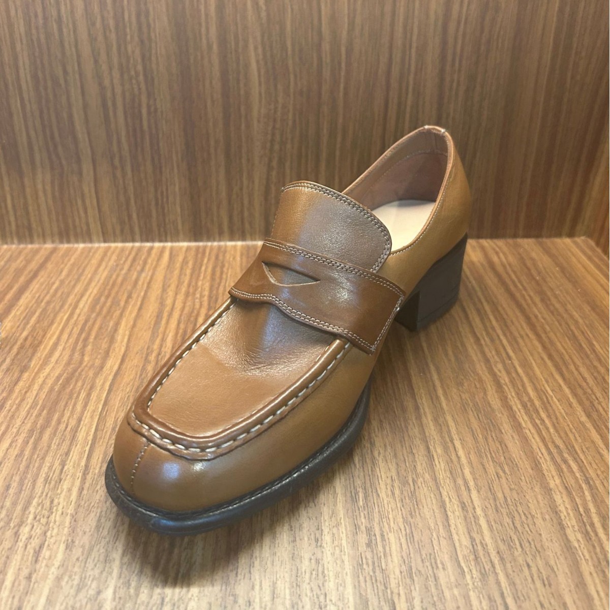 源头工厂批发水洗2024秋季新款马皮女鞋英伦风乐福休闲鞋详情4