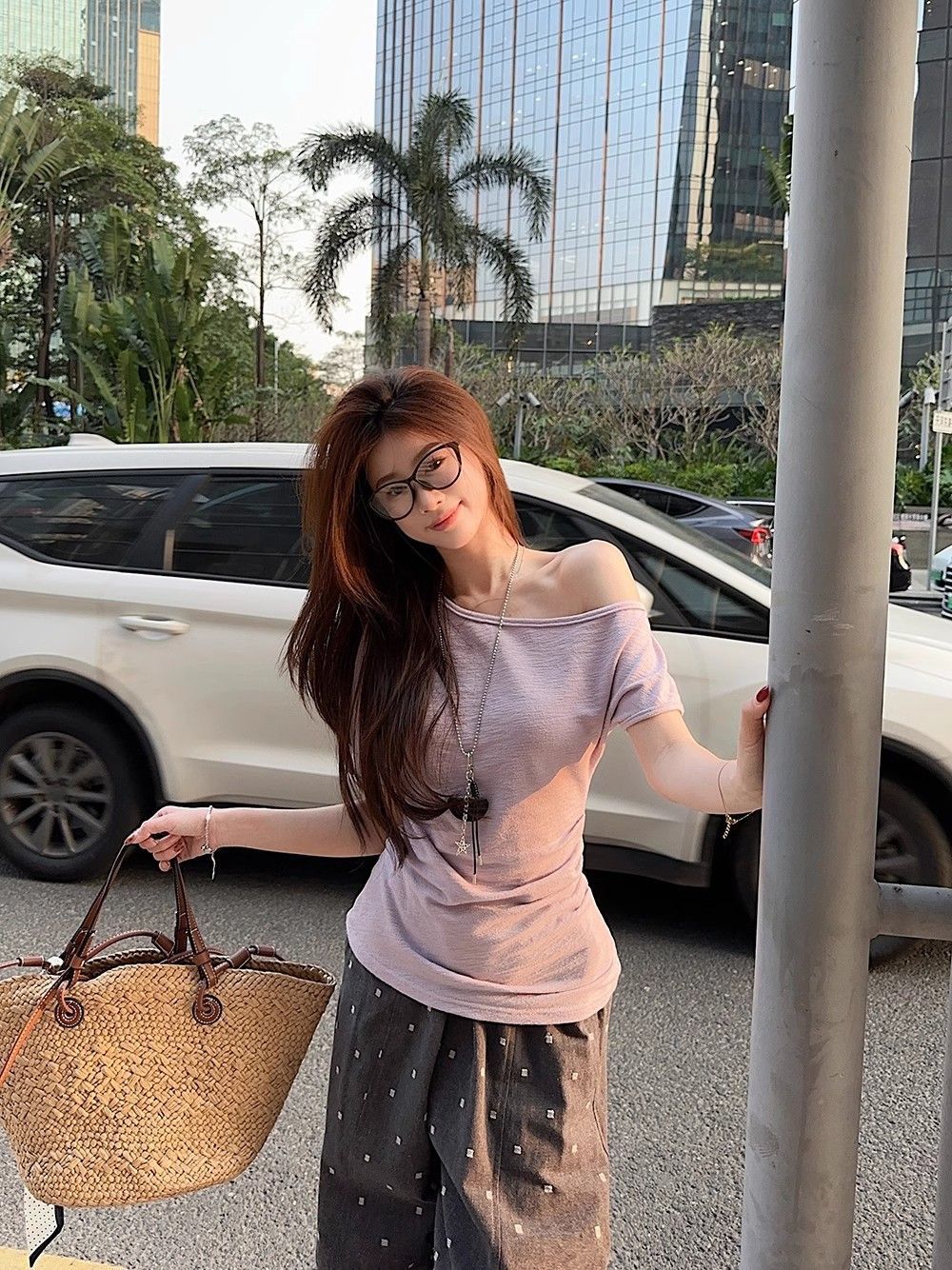 Korean casual design sense, niche and unique off-the-shoulder short-sleeved T-shirt for women, a chic summer waist-cinching and figure-hugging off-the-shoulder top pic 10