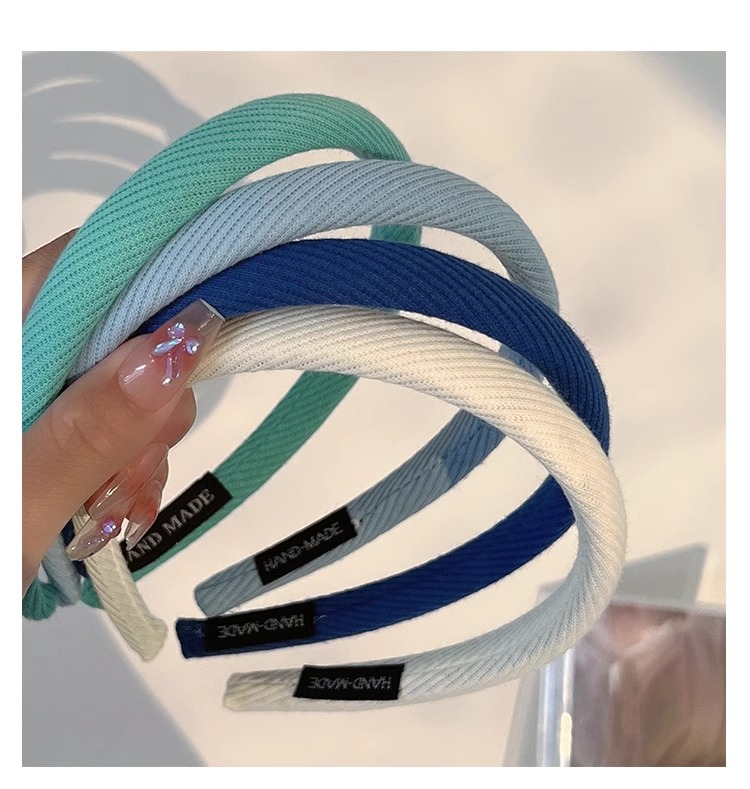 Klein blue hair band is a versatile summer accessory for women going out. It features a high-end, trendy hair band and a French retro hair tie headband pic 13
