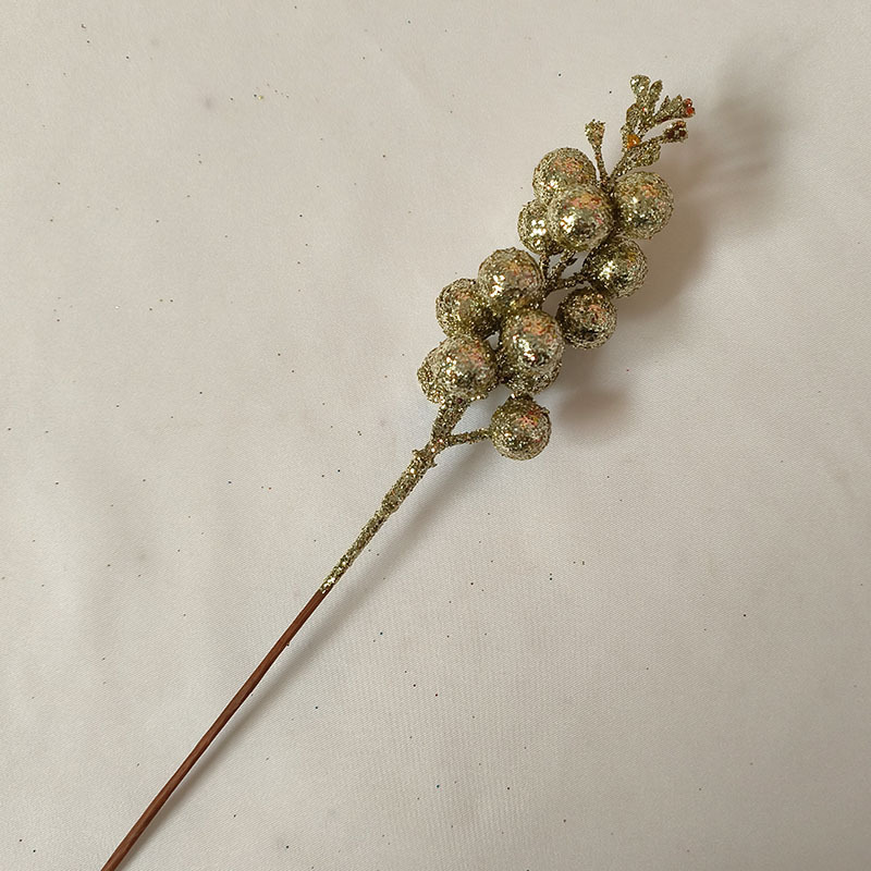 Christmas decorations: Gold powder berries, pistachios, red fruits, Christmas tree cuttings, accessories, diy bouquets, garlands, materials pic 13