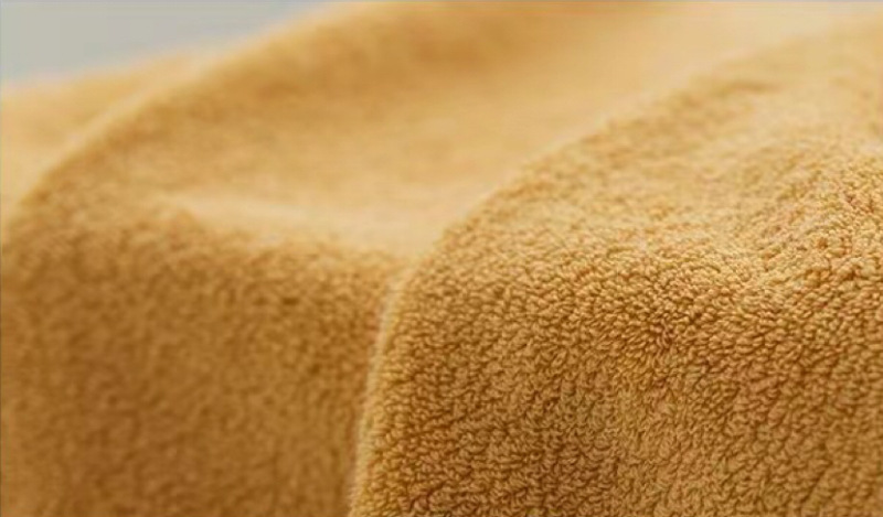 وفي وقت متأخر من صباح اليوم، تُنظَّف المناشف، وتُنظَّف المناشف، وتُقدَّم الهدايا pic 7