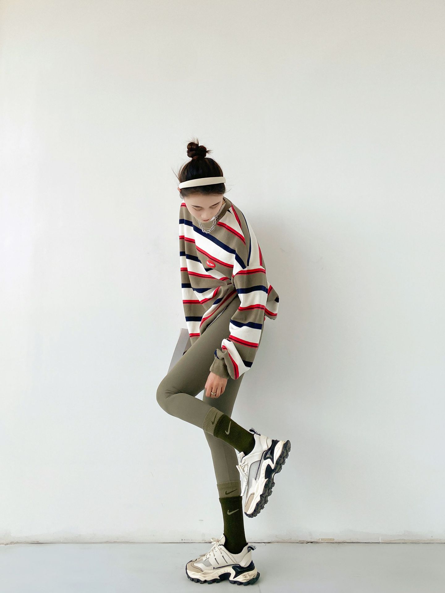 Wholesale of 2023 Spring and autumn tight-fitting high-waisted leggings, water-sparkling Barbie pants, a must-have for lifting buttocks, 9-inch pants, a one-piece replacement for women pic 39