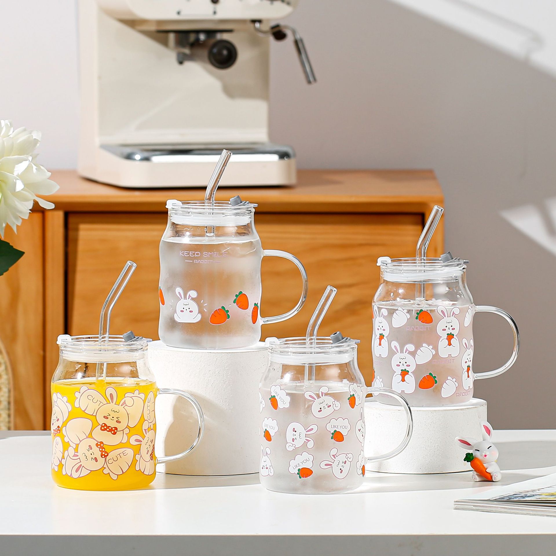 个性家用高颜值卡通可爱兔子萝卜玻璃水杯带盖带吸管学生牛奶杯详情1