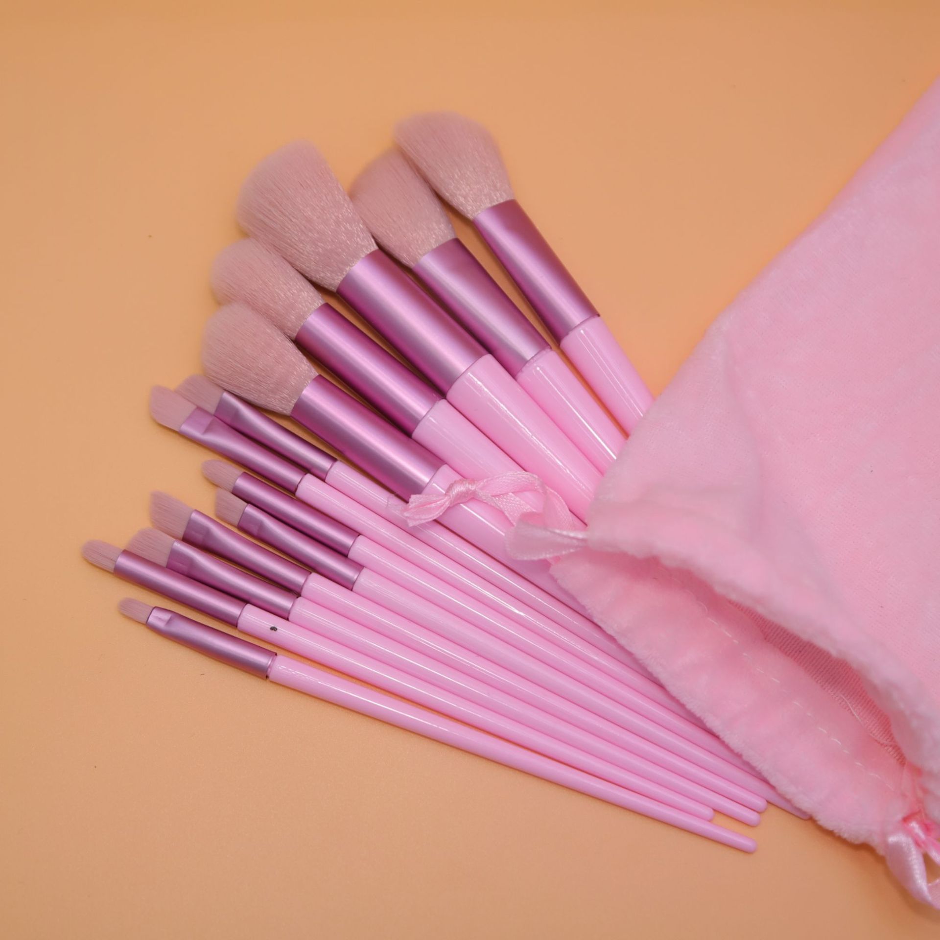 新款13支粉色化妆刷套装便携款软毛腮红刷眼影刷全套美妆工具详情4