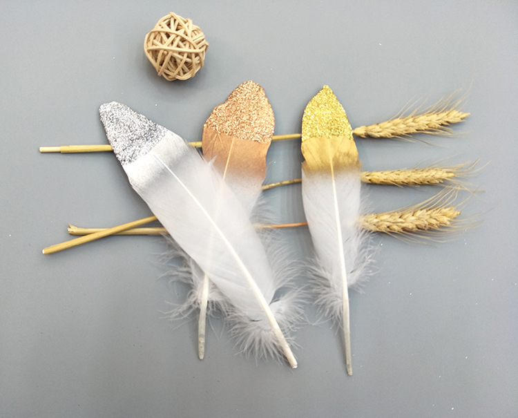 A large quill feather gift box with all-gold and all-silver feathers, paper card bookmarks and decorative quill pens pic 63