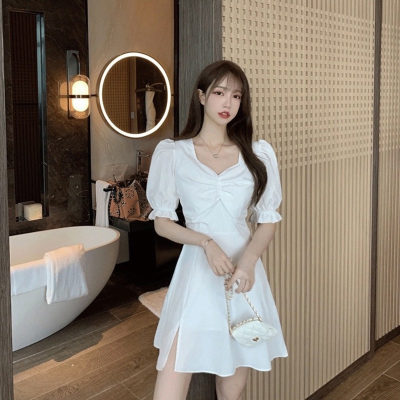 The 2022 spring new French retro Hepburn V-neck slimming and wai-cinching sexy slit dress for children pic 4