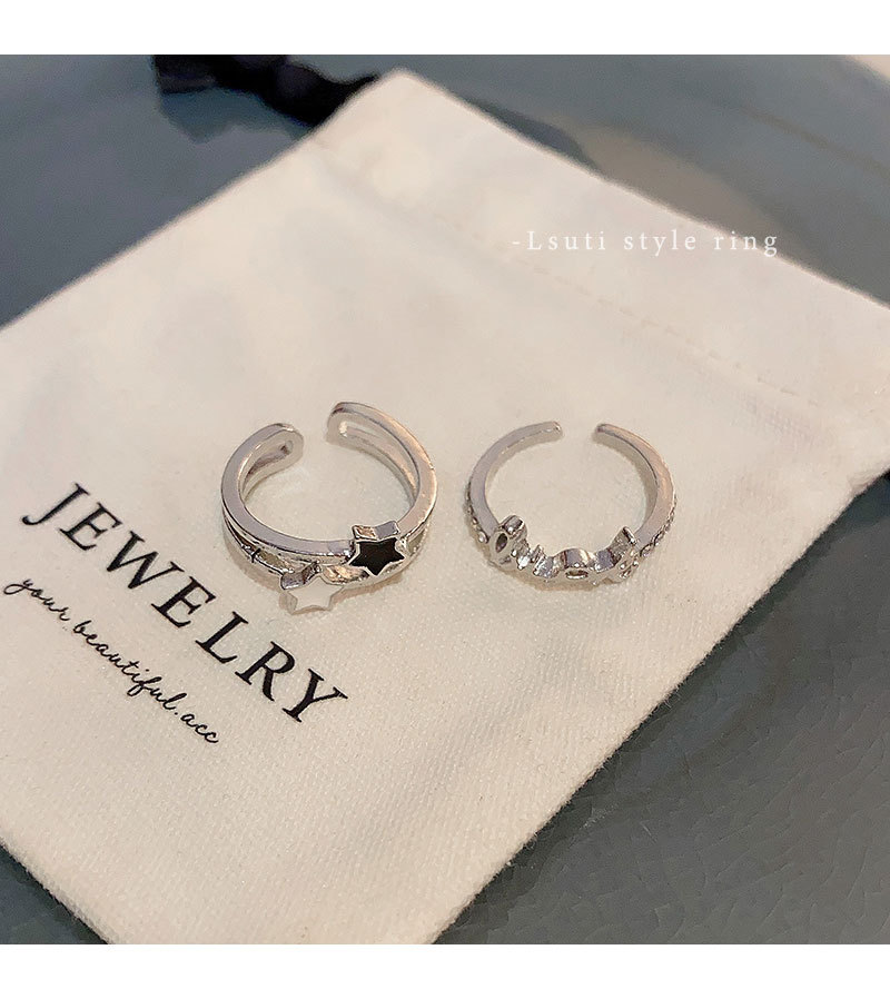 The star lucky letter sparkling diamond ring is a niche design with a cold and elegant style for women. It exudes a sense of sophistication and is a sweet and cool all-rounder accessory pic 17