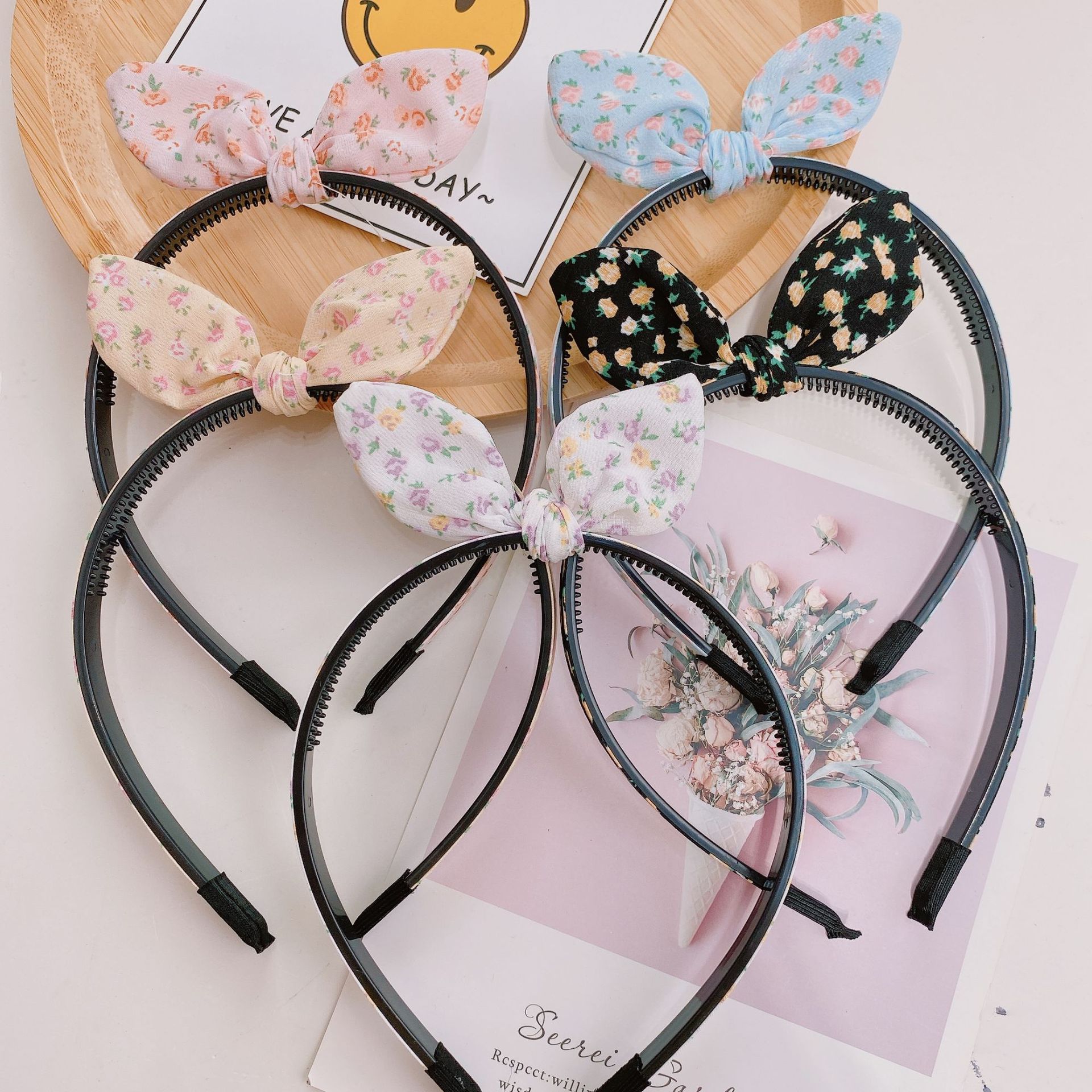 The new hair accessories from Dongdaemun, South Korea, feature a variety of floral rabbit-ear headbands, which are sweet and cute for girls pic 4