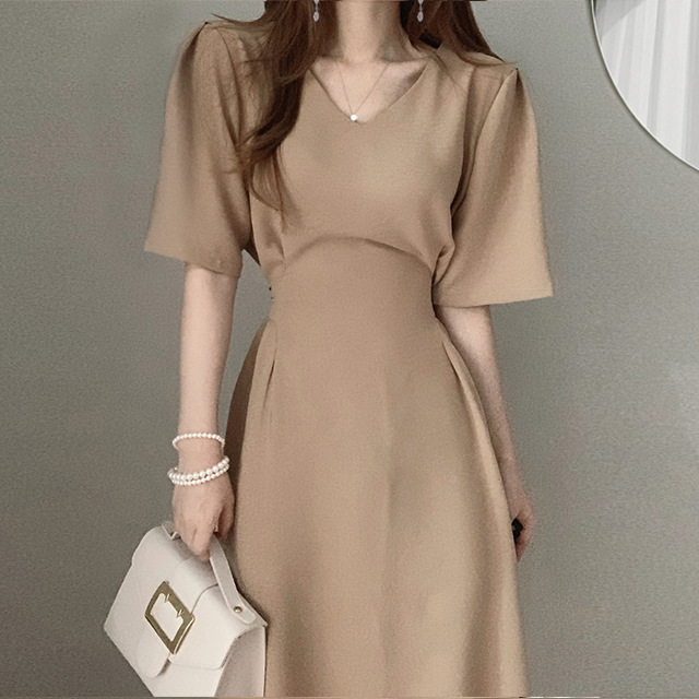 茶歇法式小众收腰炸街设计感轻奢名媛气质小香风连衣裙女春夏代发详情8