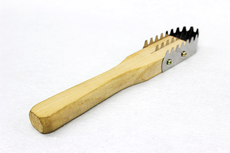 Wooden handle three-row fish scale planer, fish scale rubbing and scaling products are available for wholesale at two yuan in Yiwu pic 9