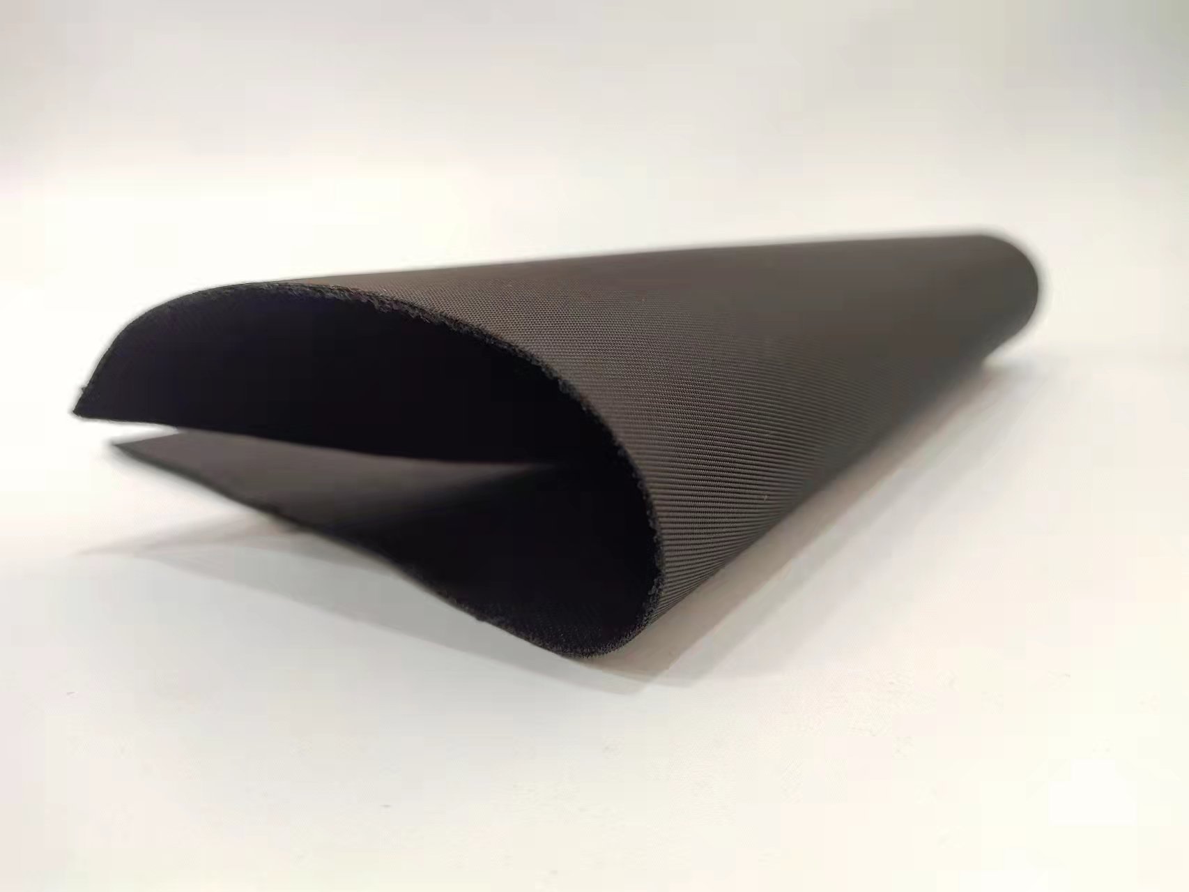 The manufacturer has 290D twill composite waterproof cushion fabric and bag fabric in stock, all made of polyester pic 30