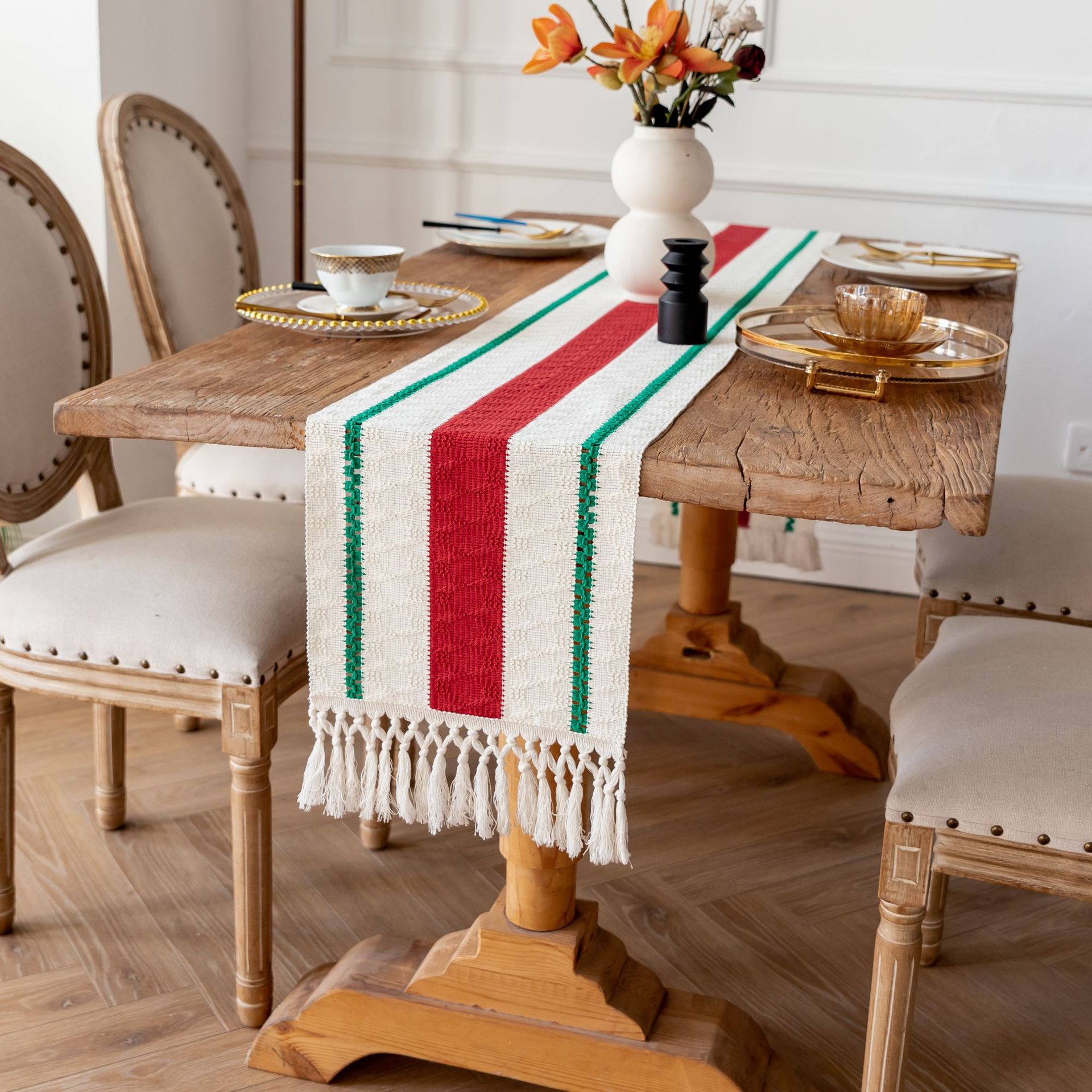 Wholesale of popular cross-border Christmas table flags, American red and green color New Year long tablecloths, entrance hall shoe cabinet decorative tablecloths pic 4