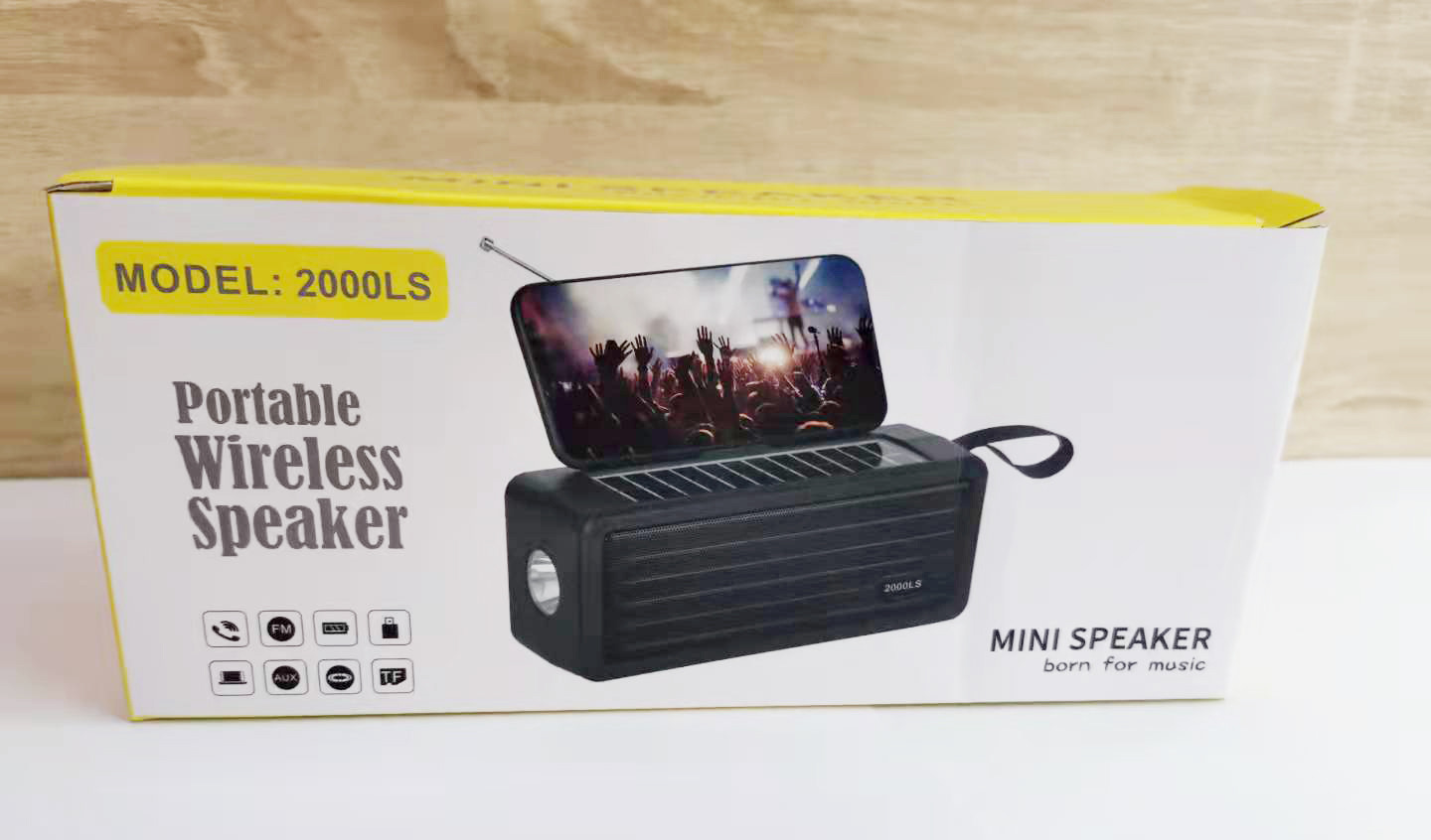 2000LS Solar-powered wireless Bluetooth speaker, cross-border FM radio, multi-functional flashlight, portable outdoor radio, African export Bluetooth speaker pic 4