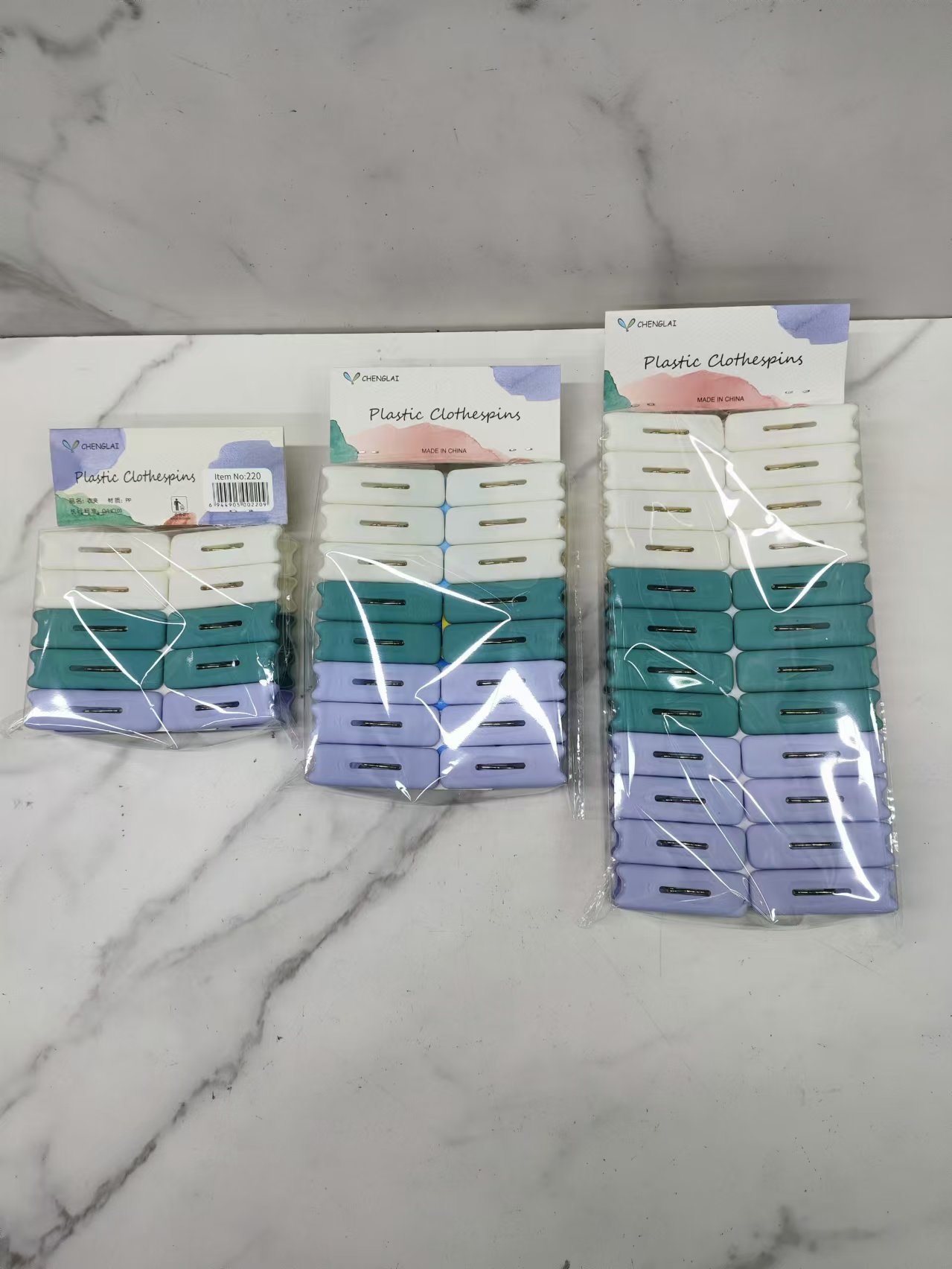 Multi-purpose household dormitory plastic windproof drying clips, traceless quilt clips, tie clips, underwear clips, compact and portable pic 4