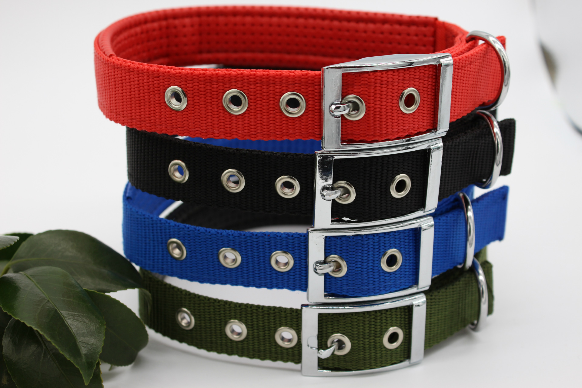 Wholesale of pet supplies: small, medium and large dog collars, color-blocked neck collars, color-blocked PP foam pic 5