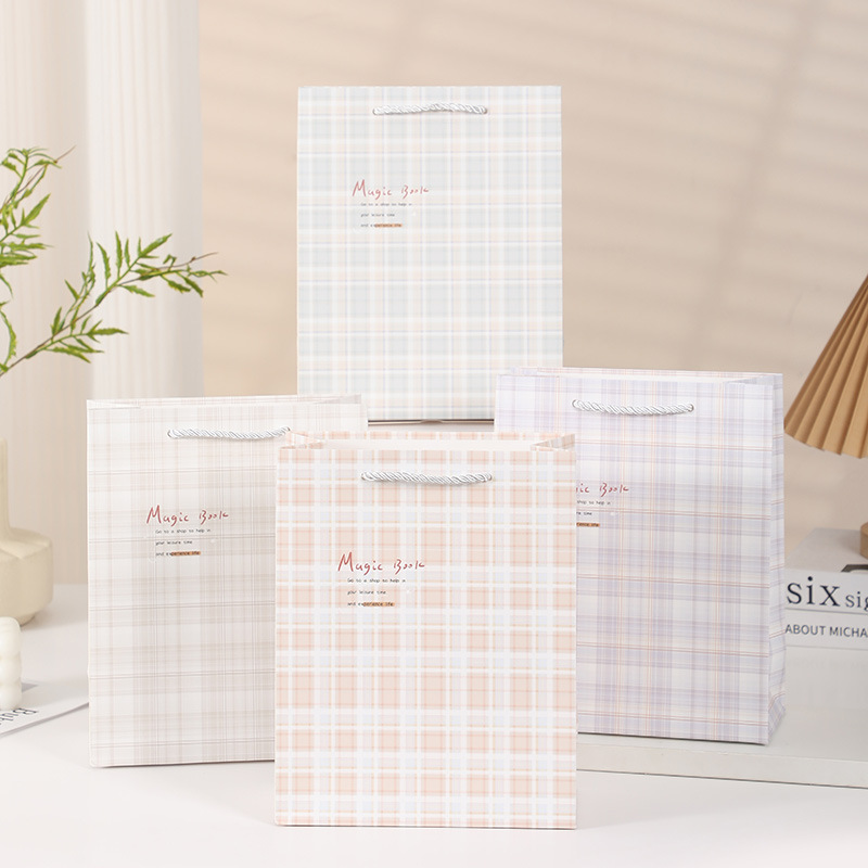 新款条纹格加厚白卡礼品袋伴手礼纸袋商场购物手提袋纸袋现货批发详情11